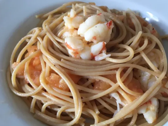 eatmEEE.com spaghetti-integrali-con-ricetta-di-gamberi_64ccc6339c36a Spaghetti integrali con ricetta di gamberi Eat  gamberi 